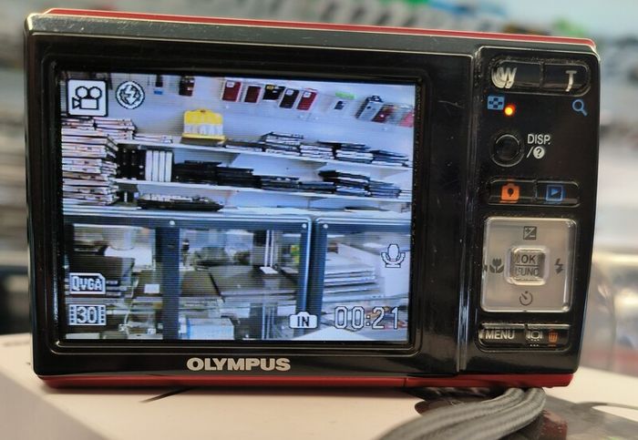 12.0Mpix Olympus X42 Digital Camera + 6.3-31.5mm EQ 36-180mm Zoom Lens X5