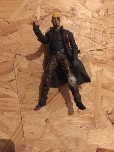 Detailed action figure : man with two swords