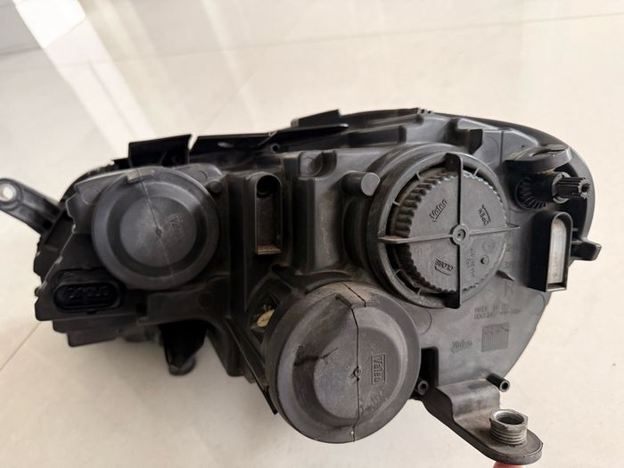 VW Passat Headlight