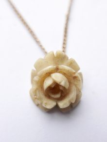 Vintage Dainty Flower Pendant Necklace 1/20 12K Gold Plated . length 16"