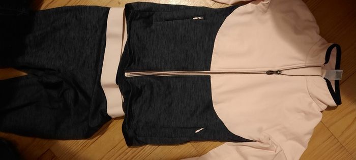 Hoodies and sweatshirts