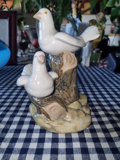Tengra Spain porcelain - figurine of two doves