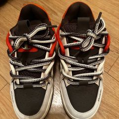 Sneakers,
