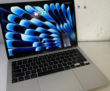 MacBook Air 2020 | M1 Chip | 13.3 Inch Retina Display |