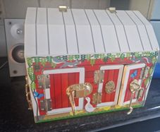 Latches barn toy