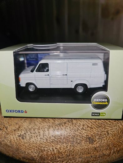Oxford Diecast Ford Transit Mk2 1.76 Scale