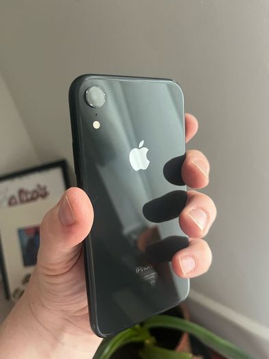 iPhone XR 64gb