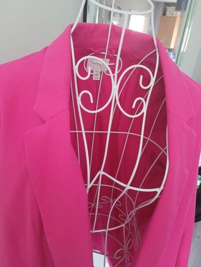 hot pink H&M blazer