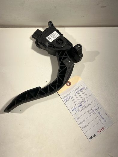 8K1723523A Audi A4 A5 A6 A7 A8 Q5 accelerator pedal electronics module A3l2b210g