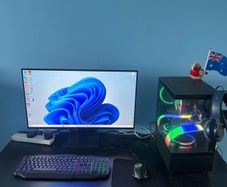 Pc gaming bundle ( mint condition)