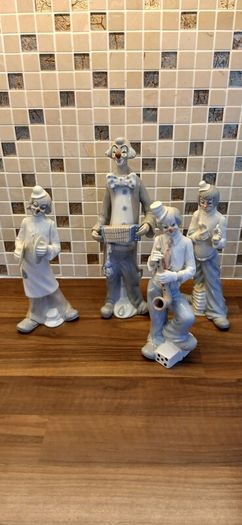 porcelain Spanish pieces