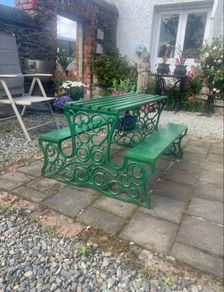 Stunning vintage child's picnic bench