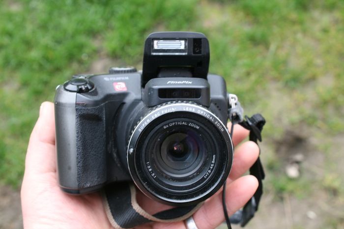 Fujifilm Finepix S602 Zoom 3.1MP Point & Shoot Digital Camera 6x Optical Zoom