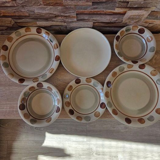 Ceramic dinner plates