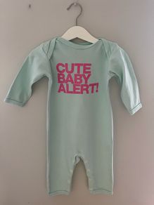 SNUGLO baby grow 6-12 months