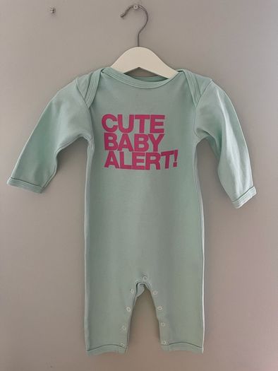 SNUGLO baby grow 6-12 months