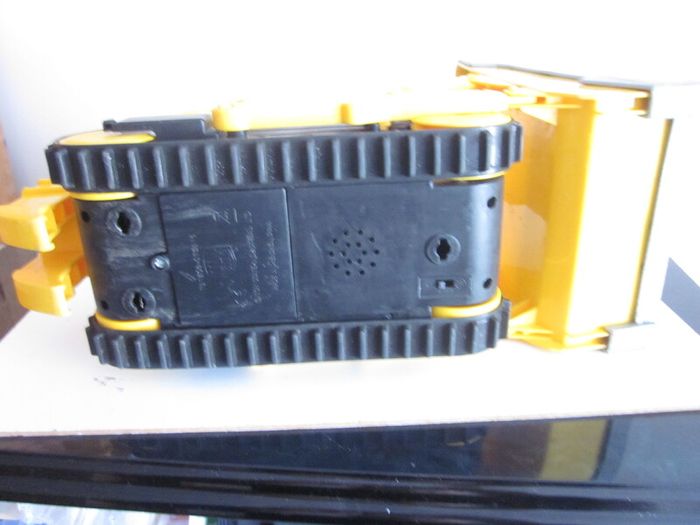 CAT Caterpillar Construction Bulldozer Toy Sounds & Motion 13 Inches