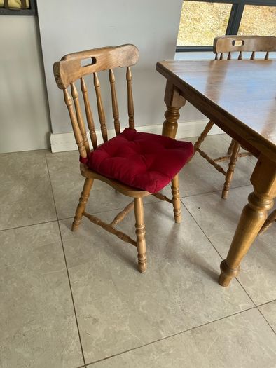 Table and 6 chairs