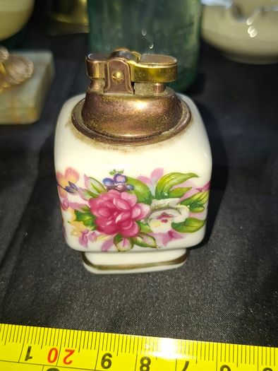 Beautiful Japanese Porcelain Table Lighter, Postage Available