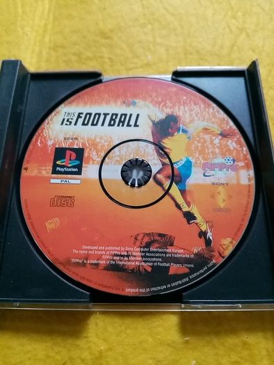This is Football PlayStation1 Ps1 PlayStation 2 ps2 games Original