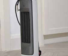 2000 W tower heater has 3 modes with oscillation