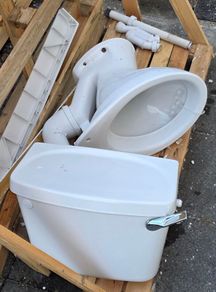close-coupled toilet - bowl, cistern