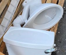close-coupled toilet - bowl, cistern