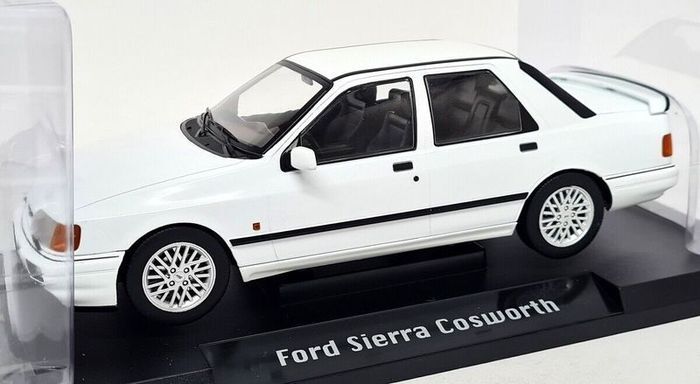Ford Sierra Cosworth 1988 1/18 New In Box