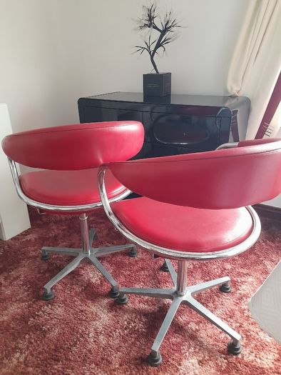 Red Leather Swivel Chair/s