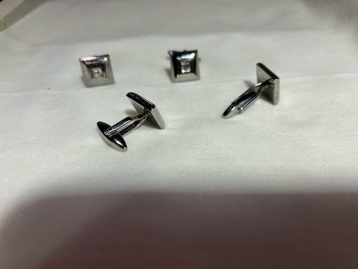 Cuff Links by two pairs