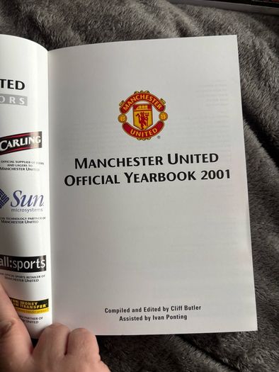 Manchester United Official Yearbook 2001