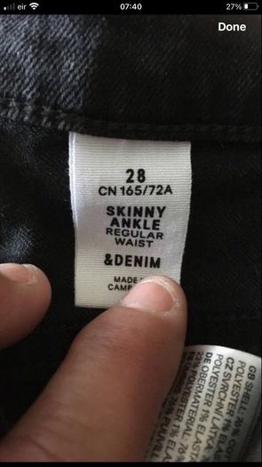 Ladies jeans W28"x L32"