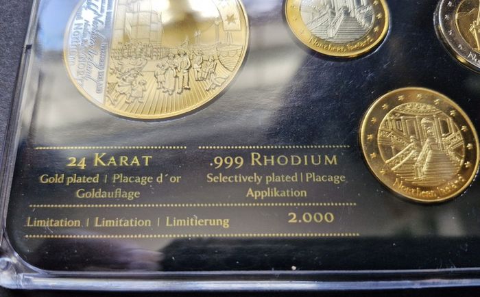 Northern Ireland Rhodium and 24k Gold Plated Specimen Titanic Set 2012 + Proof Medal UNC Only 2,000 Set's