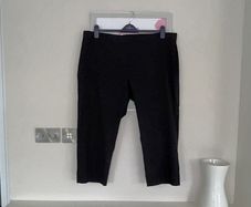 Brand New Ladies Black Cropped Trousers from Dunnes Stores