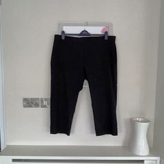 Brand New Ladies Black Cropped Trousers from Dunnes Stores