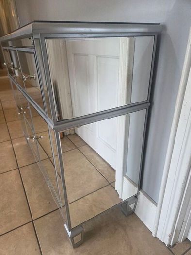 mirrored unit
