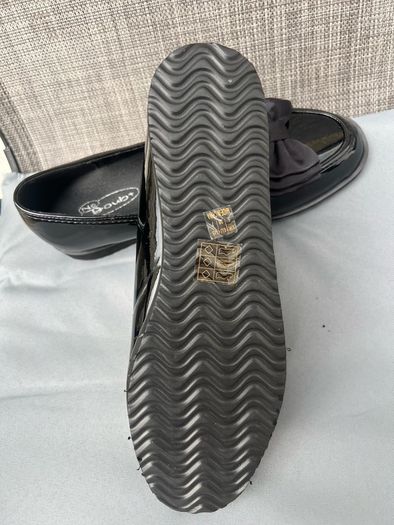 Ladies new shoes size 5