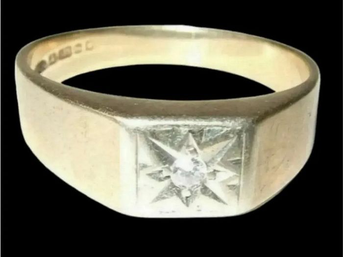Vintage Hallmarked 9ct Solitaire