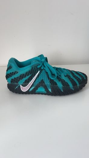 Basketball shoes