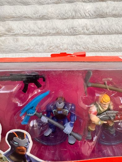 Fortnite Battle Royale Collection Sergeant Jonesy And Carbide Mini Figures Damaged Box Please see photos