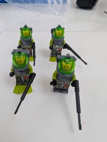 100% lego Divers x 4