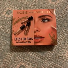 Eye Makeup Rosie for Inglot gift box