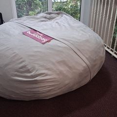 Beanbag with full memory foam filling