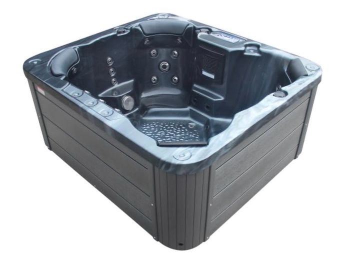Brand New Georgia Bluetooth 4-6 Person Hot Tub