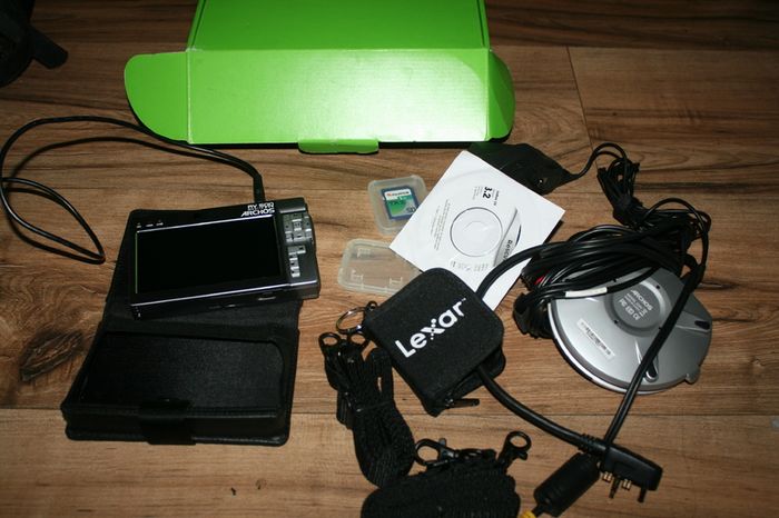 Archos Av 500 Silver Digital Multimedia Media Player Dvr & Accessories (in Working Order)