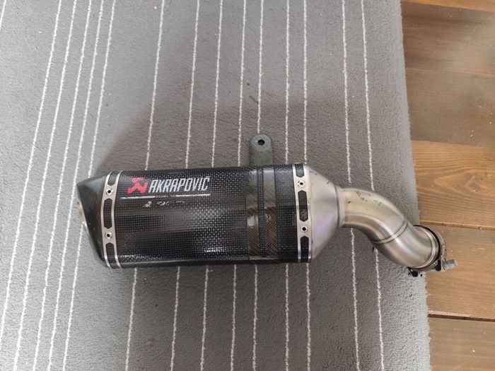 Kawasaki Z900 Akrapovic Slip on