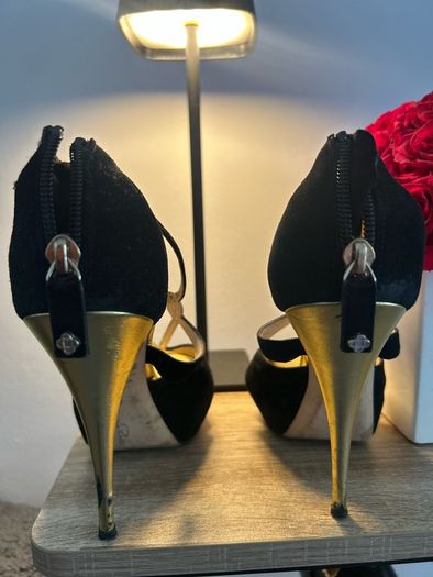 Oscar del la Renta designer shoes