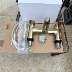 Bath tap/shower