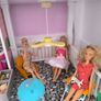 Large dolls house Image 2