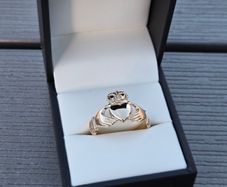 Brand New 9ct Yellow Gold Claddagh Ring